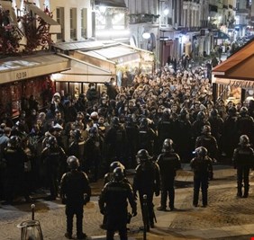 الحكومة الفرنسية تواجه اليوم مذكرتين لحجب الثقة