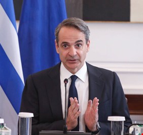 اليونان.. إعلان انتخابات مبكرة وسط الغضب بعد كارثة القطار