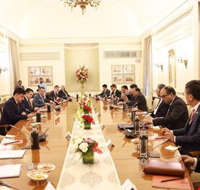 الاعرجي في زيارة رسمية الى الهند و يؤكد: نيودلهي أبدت رغبة واضحة لدعم العراق