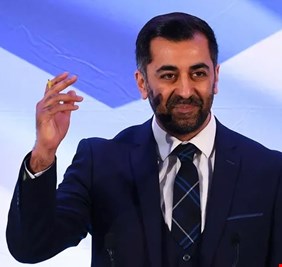أول زعيم مسلم لبلد غربي.. حمزة يوسف رئيساً لحكومة اسكتلندا