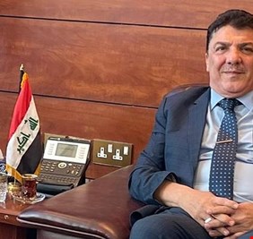 القائم بالاعمال العراقية في المنامة (يدغدغ) ملك البحرين، وحكومتها تحتج رسمياً .. وخارجية العراق تعاقب الدبلوماسي العراقي لخرقه الاعراف