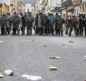 فرنسا.. إغلاق برج إيفل بعد إعلان إدارته الانضمام إلى الإضراب