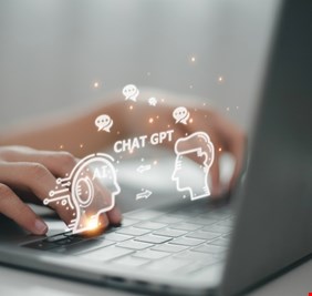 دراسة تكشف أكثر المهن المهددة بالزوال بسبب ChatGPT