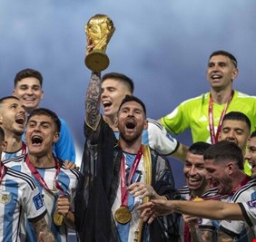 منتخب الأرجنتين يتحرك خطوة نحو الجماهير العربية