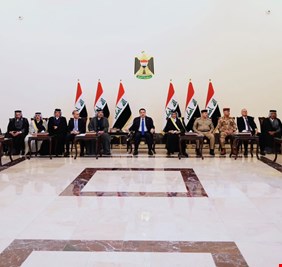 السوداني يجتمع مع شيوخ عشائر ذي قار