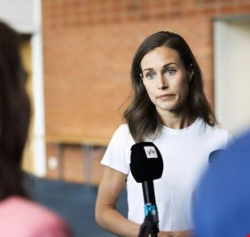 رئيسة الحكومة الفنلندية تقدم استقالتها إلى رئيس البلاد