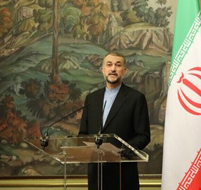 عبداللهيان يجري محادثات مع نظيرته الفرنسية في بكين