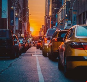 دراسة: أصوات السيارات ترفع ضغط الدم