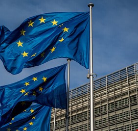 نائب أوروبي يكشف عن موعد حزمة جديدة من العقوبات ضد روسيا