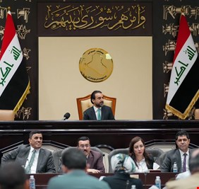 الحلبوسي يقطع إجازته و يعود لرئاسة البرلمان