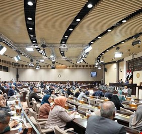 البرلمان يربط إقرار الموازنة بالاتفاق السياسي