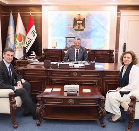 النفط تواصل المباحثات مع توتال من اجل استثمار الغاز المصاحب