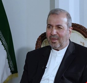 السفير الايراني في بغداد يغازل الصدر : ايران بلدك الثاني