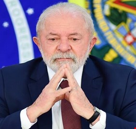 الرئيس البرازيلي يوفد مستشاره الخاص إلى أوكرانيا للقاء زيلينسكي