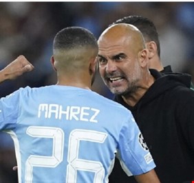 غوارديولا يعلق على إنجاز محرز التاريخي في كأس إنجلترا
