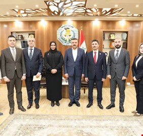 الشمري يحتفي بفريق التواصل الجماهيري في رئاسة الوزراء و الأخير يكرم الوزارة لجهودها الواضحة