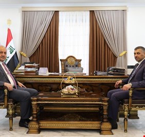 وزير الدفاع عقب لقائه رئيس هيئة النزاهة القاضي حيدر حنون: سندك رؤوس هولاء بقوة