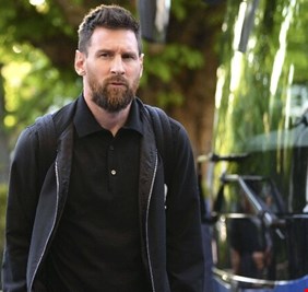 الكشف عن تفاصيل حوار ميسي مع قائدي برشلونة في أحد المطاعم