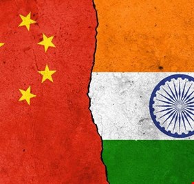الصين تحث الهند على تطبيع الوضع على الحدود بأسرع وقت