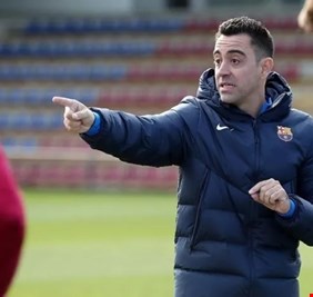 مدرب برشلونة يحدد أولى ضحايا الميركاتو الصيفي