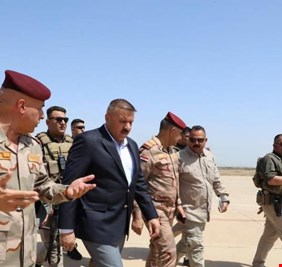 بالصور..وصول وزير الداخلية عبد الامير الشمري إلى ميسان