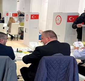 انقرة تطالب بغداد بتسهيل إجراءات اقتراع مواطنيها المقيمين في العراق