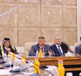 وزير الداخلية عبد الأمير الشمري يدعو شيوخ العشائر لتوقيع وثيقة شرف