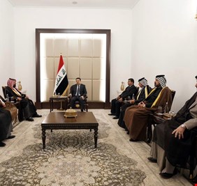 السوداني يلتقي حشداً من شيوخ عشائر ذي قار