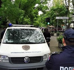 صربيا.. استقالة وزير التعليم بسبب إطلاق نار في مدرسة أودى بحياة 9 أشخاص