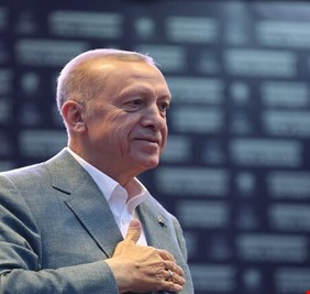 استطلاع.. أردوغان سيتقدم بفارق 6% فقط عن أقرب منافسيه في الجولة الأولى من الانتخابات