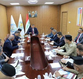 وزير الداخلية يترأس اجتماعاً لمناقشة الخطة الإعلامية لمكافحة المخدرات وحصر السلاح بيد الدولة