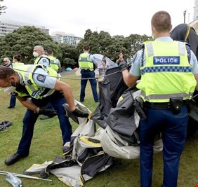 ستة قتلى على الأقل بحريق في نُزل بعاصمة نيوزيلندا