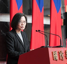 رئيسة تايوان تستبعد الحل العسكري لقضية الجزيرة