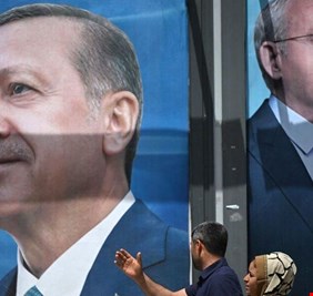 الناخبون الأتراك بالخارج يبدأون بالادلاء بصوتهم بالجولة الثانية من الانتخابات الرئاسية التركية