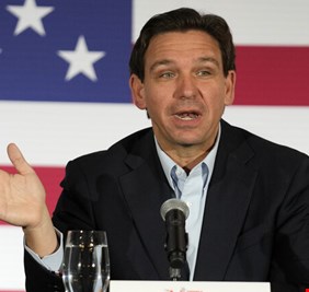 وسائل إعلام: حاكم فلوريدا سيعلن ترشحه لانتخابات الرئاسة خلال لقاء ماسك الأربعاء