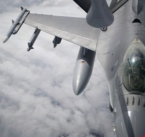 وزير الدفاع النرويجي: سندعم تدريب الأوكرانيين على مقاتلات F-16