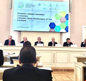 وزير البيئة من بطرسبيرغ: الحكومة العراقية ماضية في تنفيذ البرامج لمواجهة التغيرات المناخية