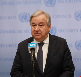 غوتيريش يشعر بالصدمة إزاء طلب البرهان إنهاء مهام المبعوث الأممي بالسودان