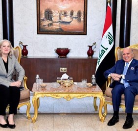 فؤاد حسين و السفيرة الأمريكية رومانوسكي يبحثان ملف الهول