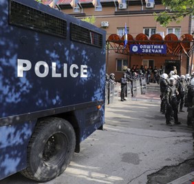 بلينكن يحمل سلطات كوسوفو مسؤولية التصعيد