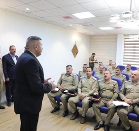 من أجل تسلم الملف الامني في المحافظات.. وزير الداخلية يلتقي المشاركين بالدورة التدريبية لمديري الأقسام في النجف الأشرف وبابل