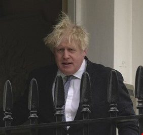 جونسون يسلم رسائل 