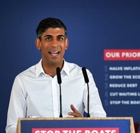 سوناك يؤكد أن سياسة ردع المهاجرين تحقق هدفها