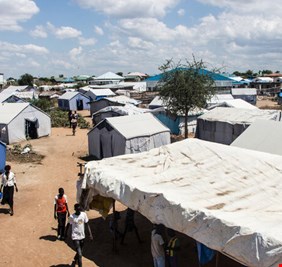 مقتل 13 شخصا جراء اشتباكات داخل مخيم للنازحين في جنوب السودان