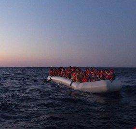 تركيا: إنقاذ 88 مهاجرا بعد أن أجبرتهم اليونان على العودة