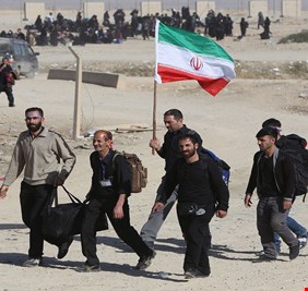 العراق يوافق على زيادة بوابات دخول الزوار الإيرانيين