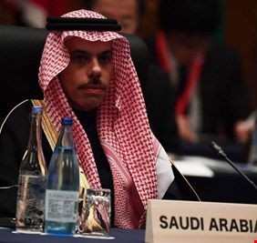وزير خارجية السعودية يزور طهران السبت