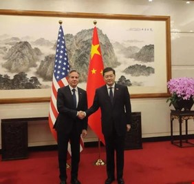 بدء اجتماع وزيري خارجية الصين والولايات المتحدة في بكين