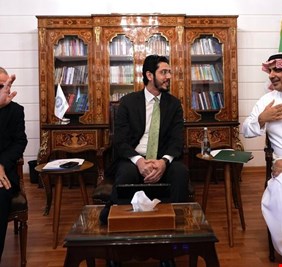 صالون سياسي ثقافي عراقي يجمع سفيري السعودية وإيران في ندوة حوارية مهمة ..