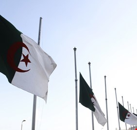 الجزائر: 5 سنوات حبسا لوزير أول ووزير صحة سابقين بسبب قضايا فساد